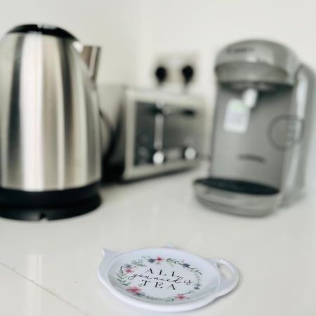 Fully Equipped One Bedroom Apartment Near Old Trafford Stadium! 曼彻斯特 外观 照片